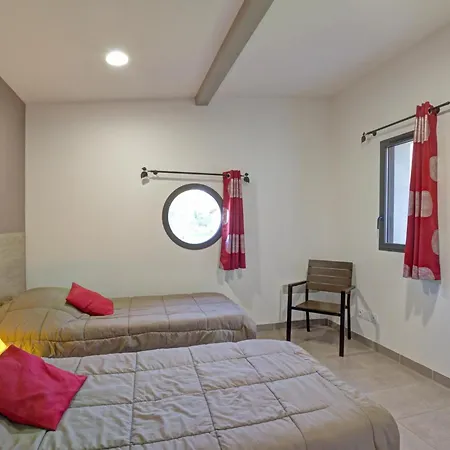 Bord D'etang Avec Terrasse Privee Et Equipements Loisir, Parfaits Pour Escapade Nature - Fr-1-496-79 * Veauchette