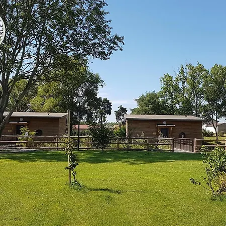 Bord D'etang Avec Terrasse Privee Et Equipements Loisir, Parfaits Pour Escapade Nature - Fr-1-496-79